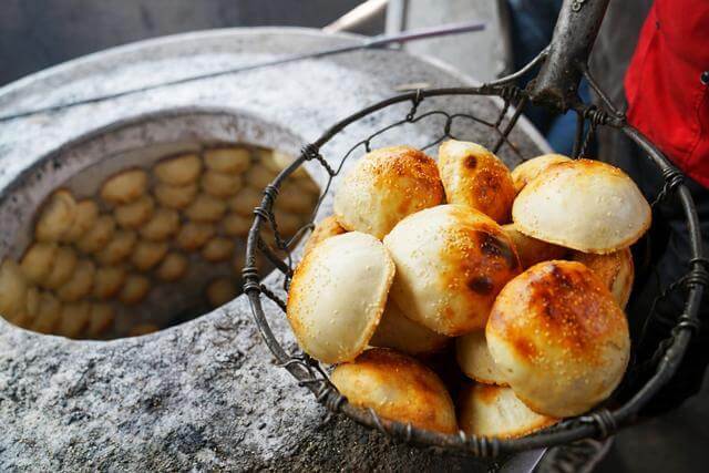 Bánh bao nướng Tân Cương 新疆烤包子